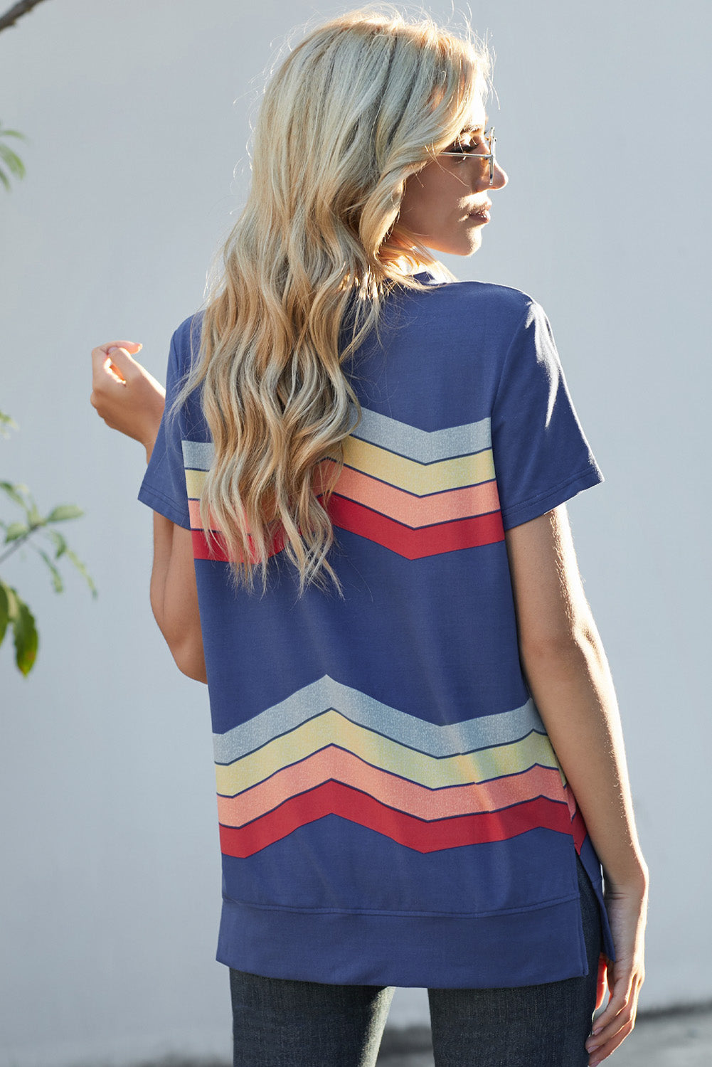 Colorful Wavy Stripes Print Short Sleeve Tee