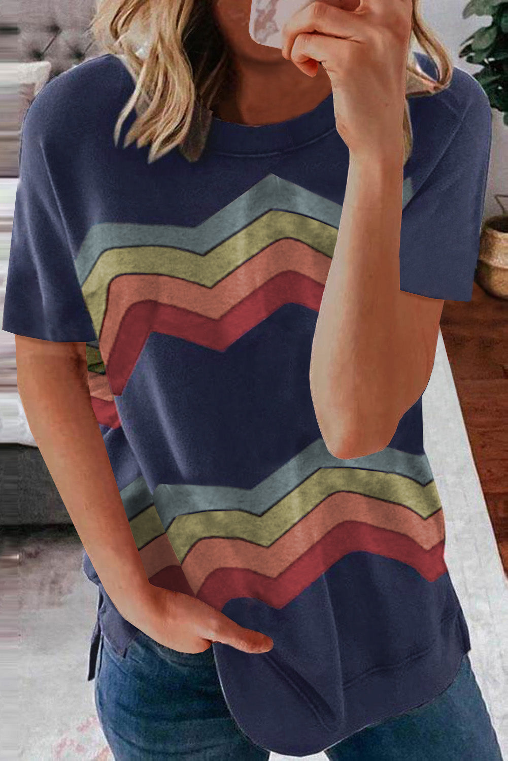 Colorful Wavy Stripes Print Short Sleeve Tee