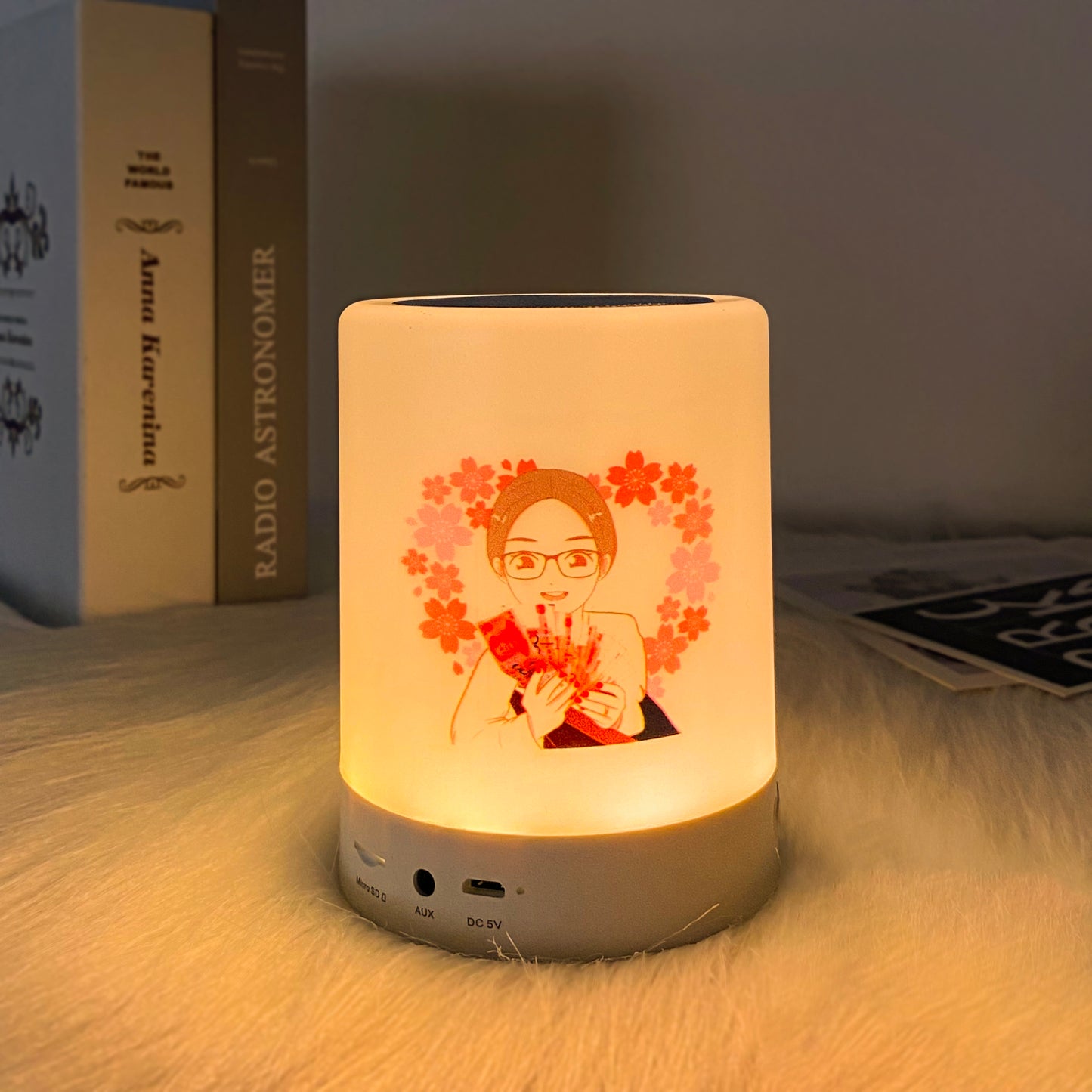 Rachvid Wears Cylindrical Bluetooth Portable Speaker Lamp LED Light