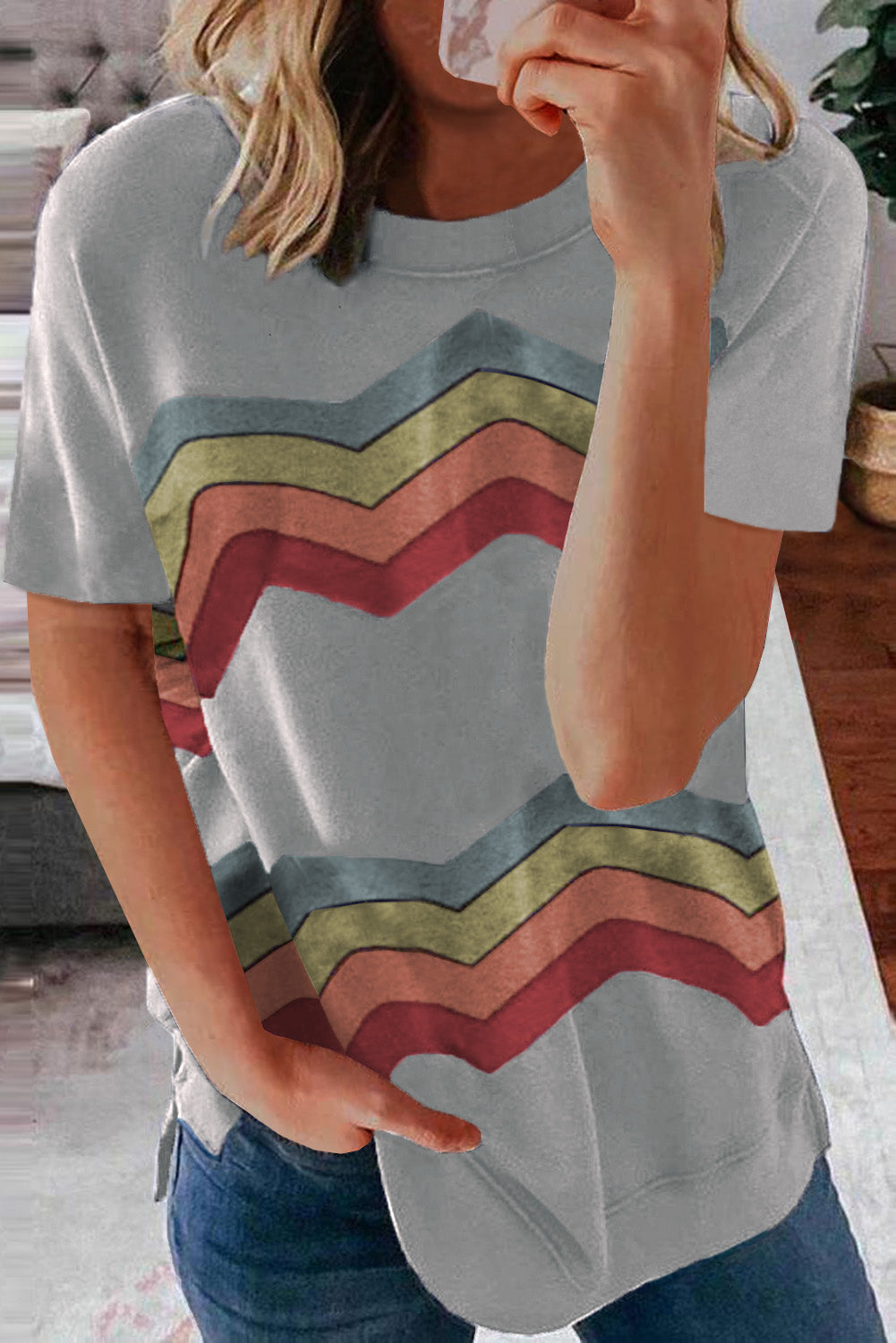 Colorful Wavy Stripes Print Short Sleeve Tee