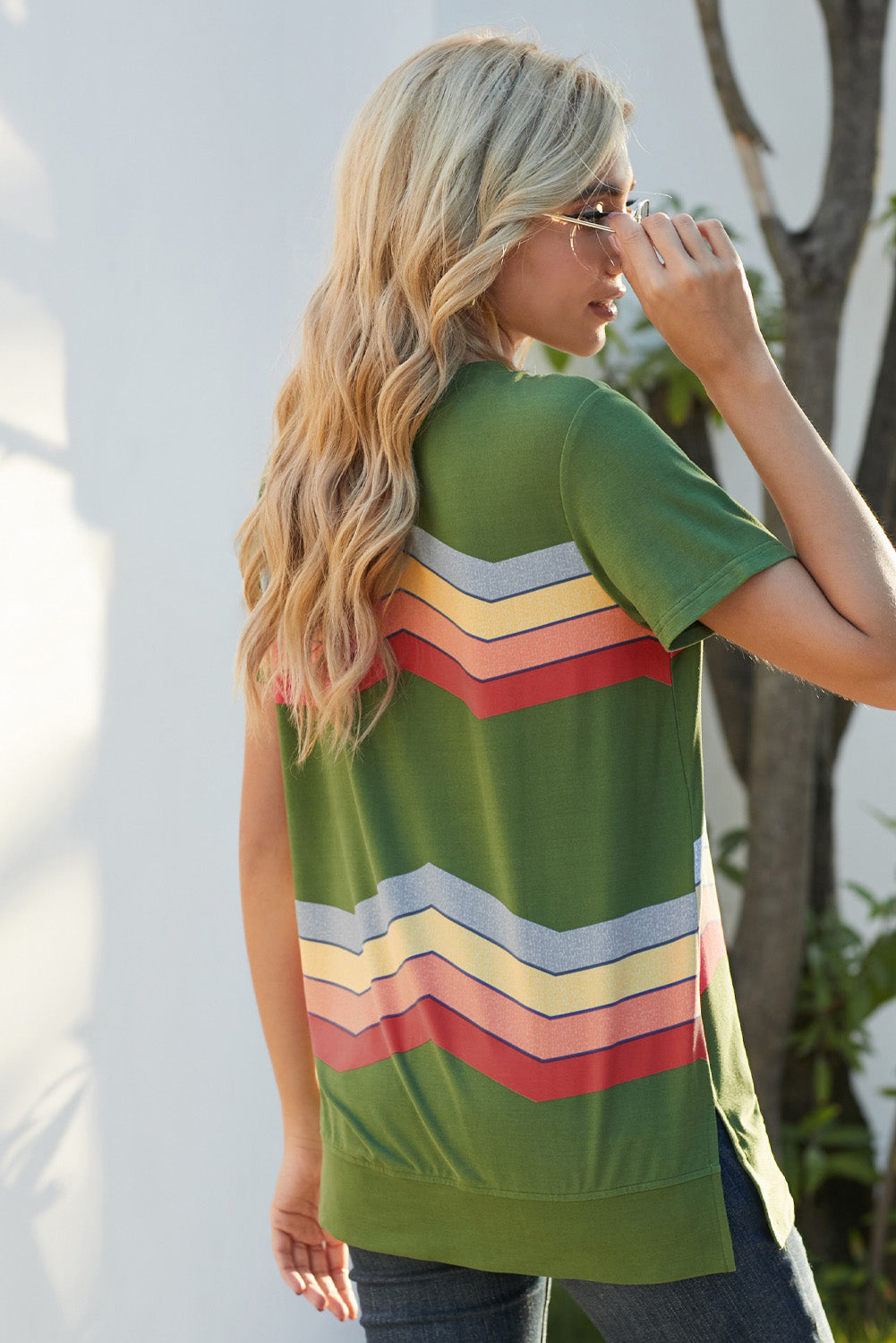 Colorful Wavy Stripes Print Short Sleeve Tee