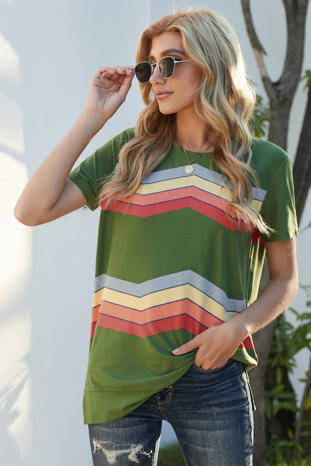 Colorful Wavy Stripes Print Short Sleeve Tee