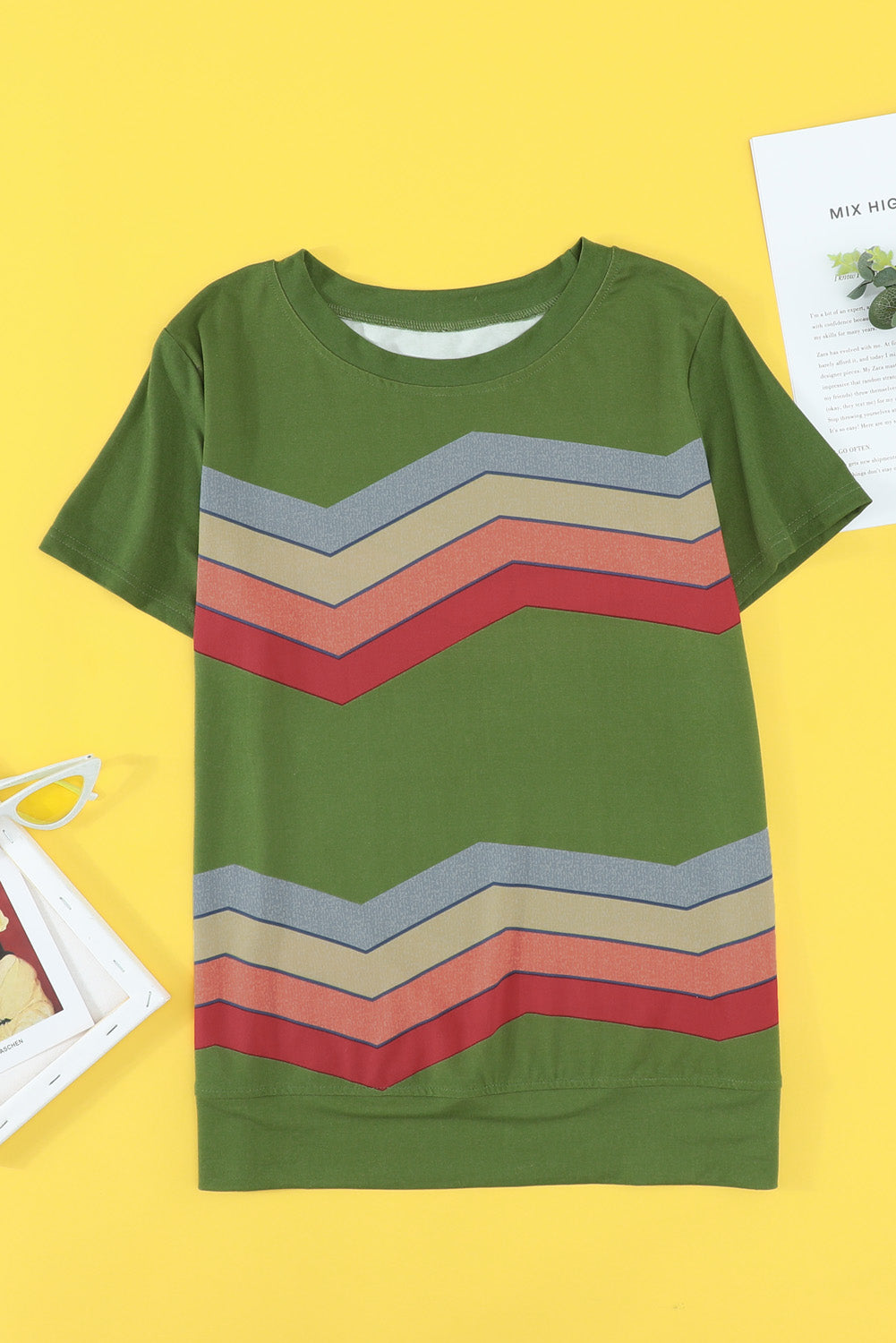 Colorful Wavy Stripes Print Short Sleeve Tee