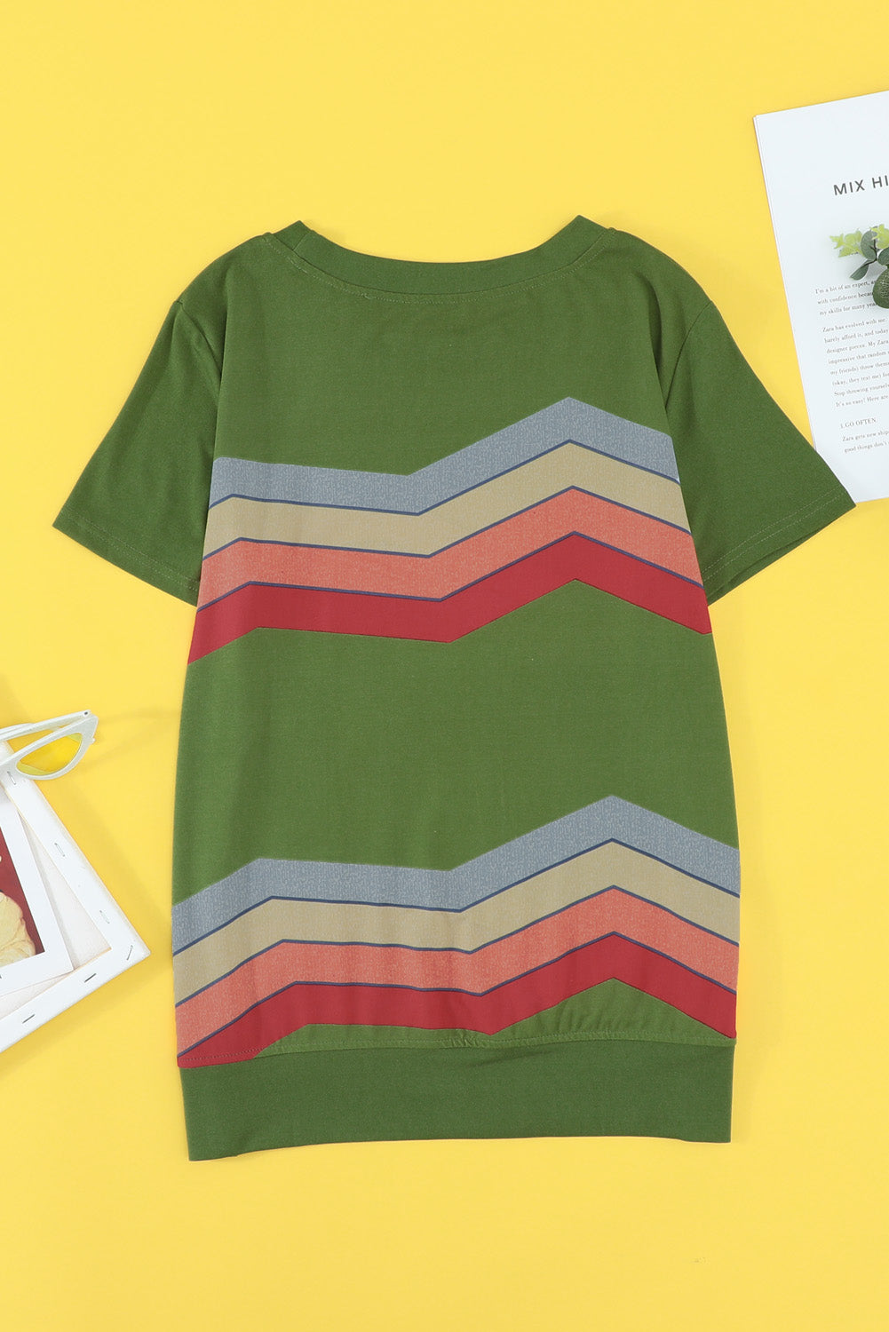 Colorful Wavy Stripes Print Short Sleeve Tee